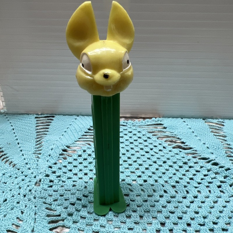 Vintage Pez Dispenser Easter Bunny Rabbit Yellow Head With Green Stem