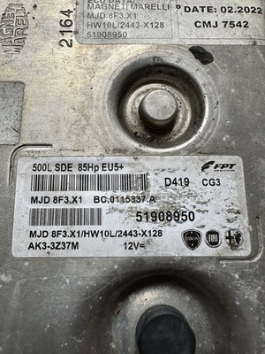 Engine control unit ECU Fiat 500l 51908950 MJD8F3.x1