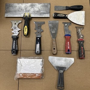 Lot Of 10 Used Putty Knives Scrapers Painter Drywall Carpenters Supplies Tools