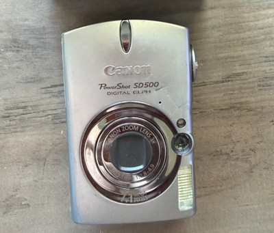 Canon PowerShot SD500 Digital Elph 7.1 MP Camera- Battery, No Charger WORKS
