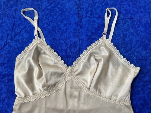 Sears Vintage ‘The Doesn’t Slip’ Made In USA Beige Slip Dress Size 34 Nylon - Picture 4 of 12