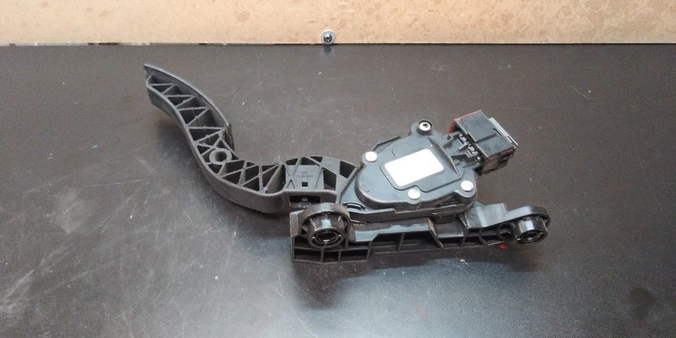 11 12 13 14 15 16 17 PEDAL DE ACELERADOR HYUNDAI ACCENT OEM 32700-1R500 Foto 3 de 4