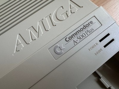 AMIGA 500+ Desktop Gehäuse, S.Nr.: 128421 Made in Hongkong #08 26
