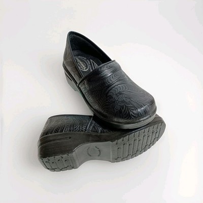 9.5 WW Extra Wide Easy Works by Easy Street Black Tooled Clogs Nursing Shoes