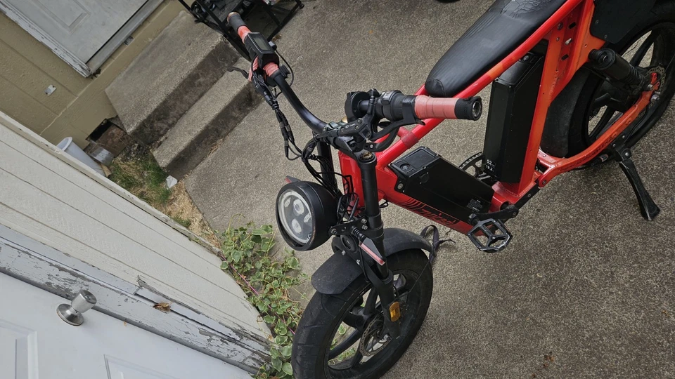 Selling My HYPERSCRAMBLER2 Electric Bike 52v DUAL Battery its a class 2 ebike - Image 4 of 4
