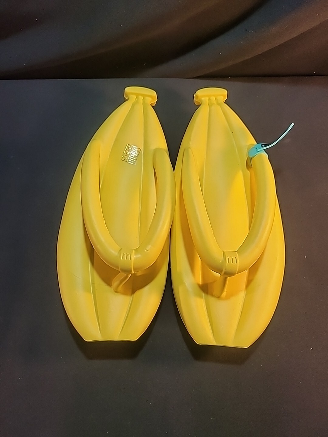 PANTOFOLA D’ORO Infradito giallo brillante a forma di banana uniche e insolite spesse e confortevoli