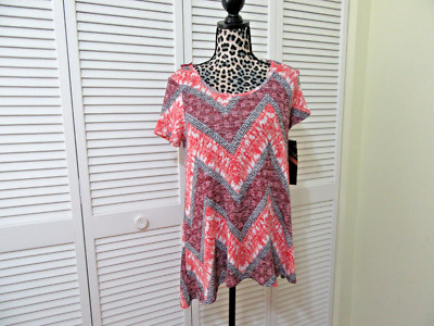 Absolutely Famous Top M detailed lace back rounded neck ss, multicolor NWT