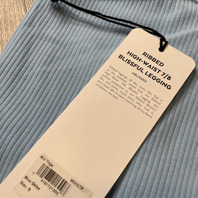 【新品未使用タグ付き‼️】alo yoga chalk blue XSサイズ 7/8 High-Waist Airbrush Legging - Chalk Blue | ALO