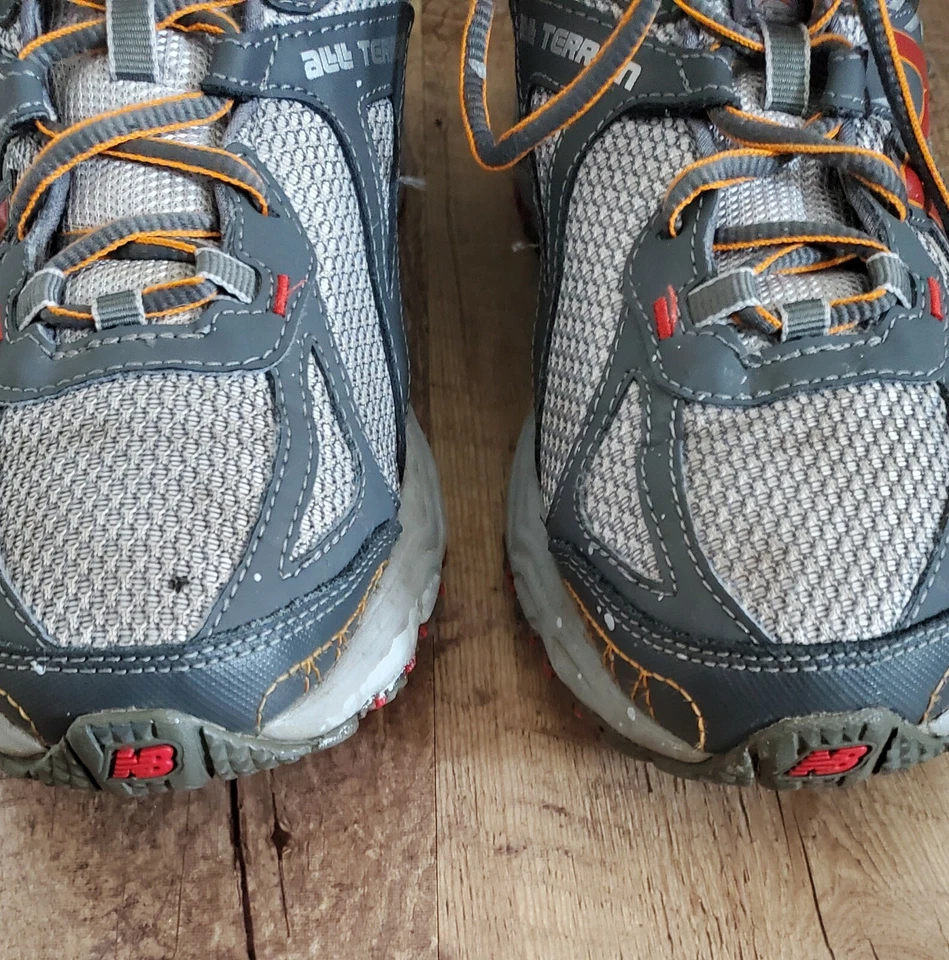 Sapatos New Balance Feminino Tamanho 8.5 411v2 Todo Terreno Trilha Corrida Caminhada Cinza - Imagem 4 de 4