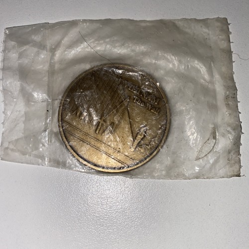 Unopened, U.S. Military Coin "Viet Nam ..The Wall" Veterans Of Foreign Wars. A