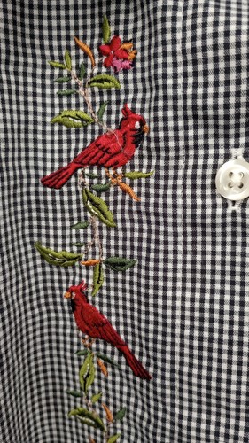 ORVIS Vintage Womens Shirt Size 8 Gingham Embroidered Red Cardinal Bird Button - Picture 2 of 18