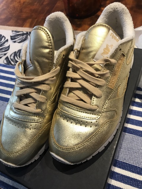 gold reebok classic