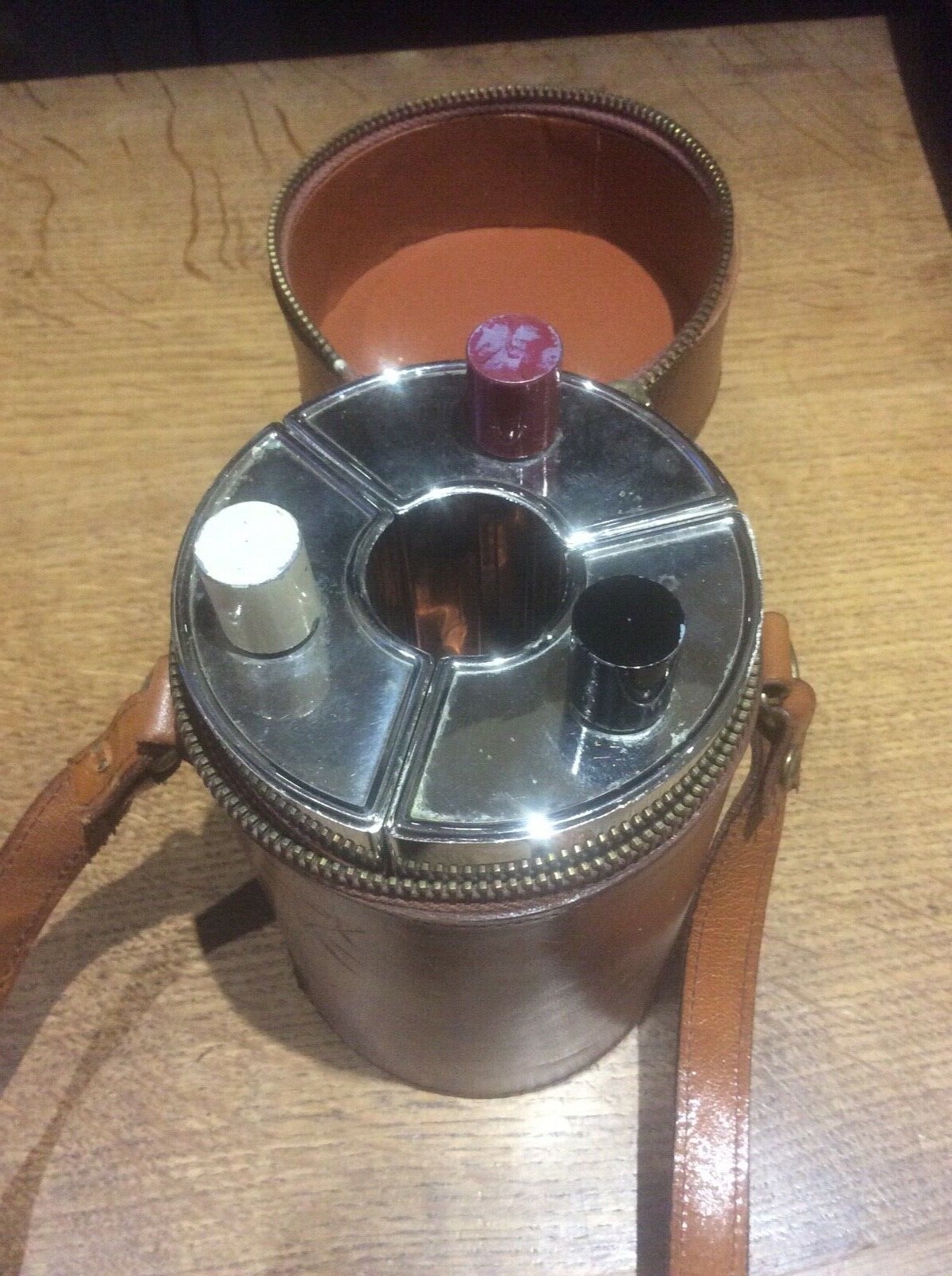 Details zu Luxury J STEPHENSON Vintage Leather Hide Cased Triple Metal Hip Flask Bottle Set Billige Aktie