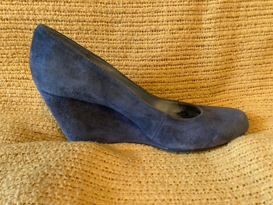 Zapatos de tacón de cuña BCBG Paris para mujer Rollis gris gamuza, talla 7,5 M, hechos en China Foto 4 de 4