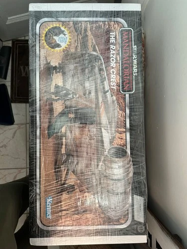 Hasbro The Mandalorian Vintage Collection Razor Crest Vehicle Action Figure