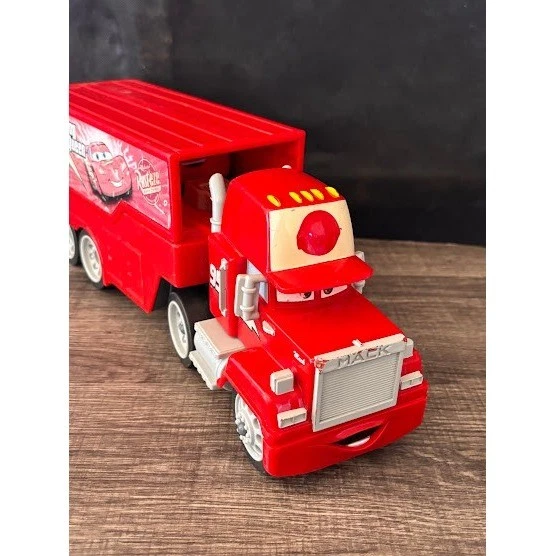 Disney Pixar Cars Mack Truck Hauler Lightning McQueen 95 Toy Red Car **see notes - Image 3 of 4