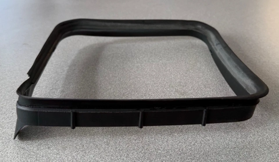 03-07 CADILLAC CTS SELO DIANTEIRO ESQUERDO FAROL DE NEBLINA 25740857 USADO FABRICANTE DE EQUIPAMENTO ORIGINAL - Imagem 3 de 4