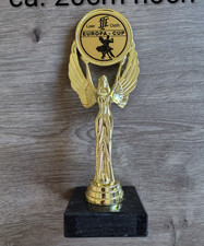 Pokal Trophäe Metall goldfarben schwarzer Steinsockel Engel Sieger Gewinner 20cm