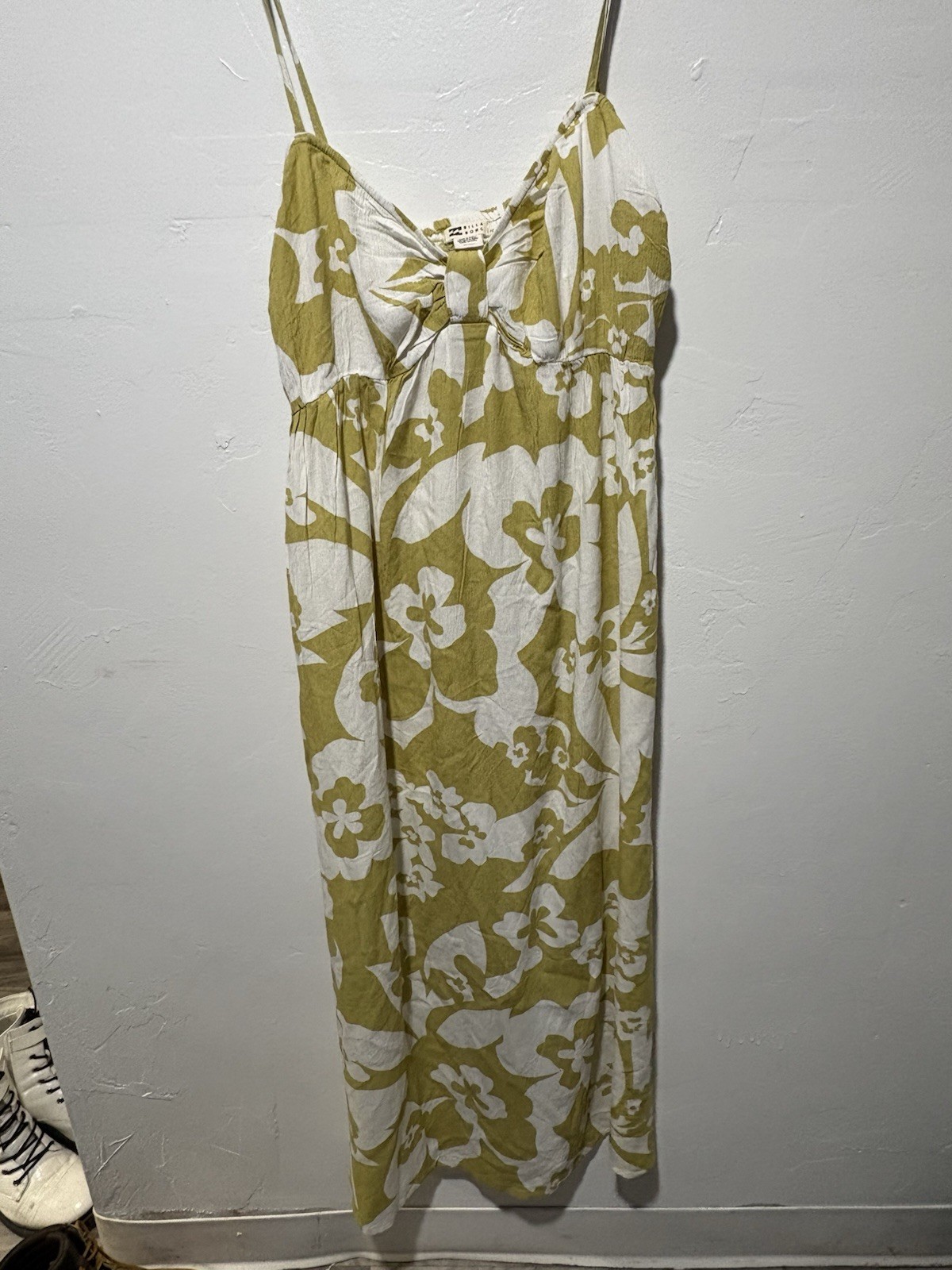 Billabong floral maxi sundress bow accent white olive green M