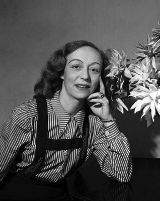 1944 Portrait of character actress Thora Hird aged 25 Old Photo