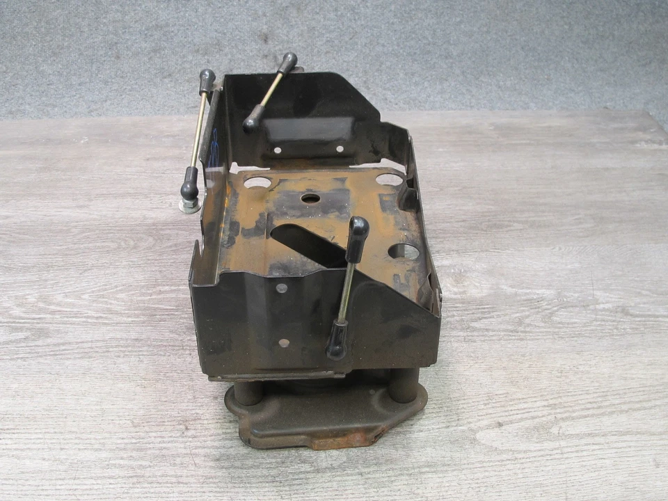 01-06 BMW E46 330ci BANDEJA DE BATERÍA CONVERTIBLE SOPORTE AMORTIGUADOR DE VIBRACIONES CONJUNTO OEM Foto 3 de 4