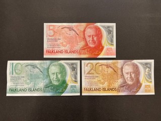 Falkland Islands Pounds "Charles III" Banknote Set (3) LOT: 0706 061