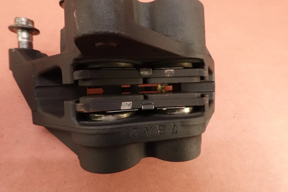 Pinza de freno delantera derecha izquierda Yamaha FZ6-S FZ6S FZ6 FZ600 2004-2009 Foto 2 de 4