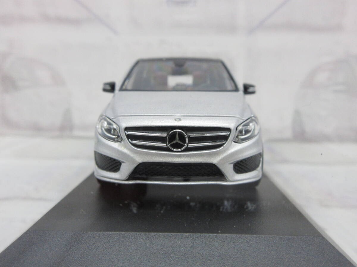 Mercedes-Benz 車型ぬいぐるみ ホワイト Mercedes-Benz 車型ぬいぐるみ ホワイト Mercedes Benz stuffed