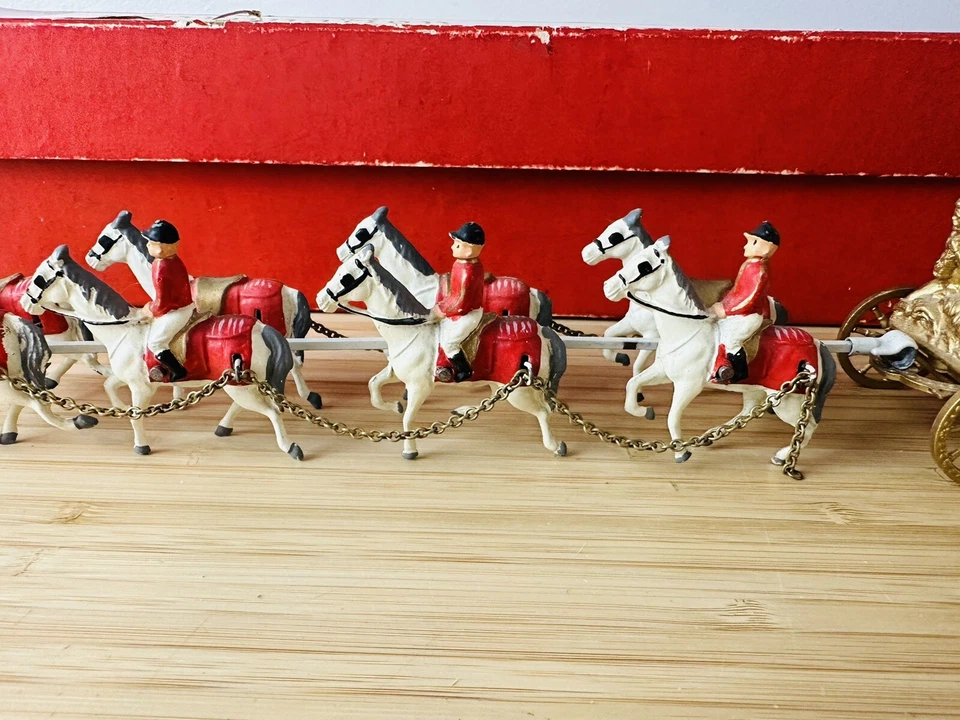 Matchbox Early Lesney Toys Large Coronation Coach Gold In Box Queen England  - Image 4 of 4