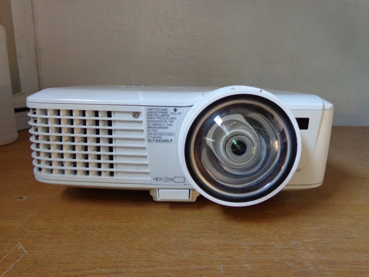 Mitsubishi EX321U Mobile XGA Projector VLT-EX320LP Small Scratch