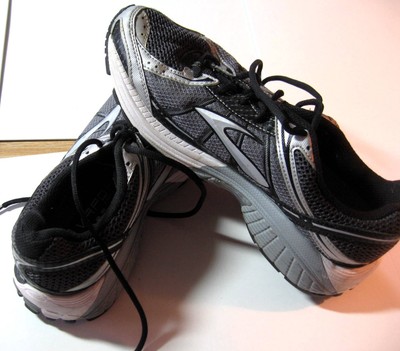 brooks ravenna 9 mens silver