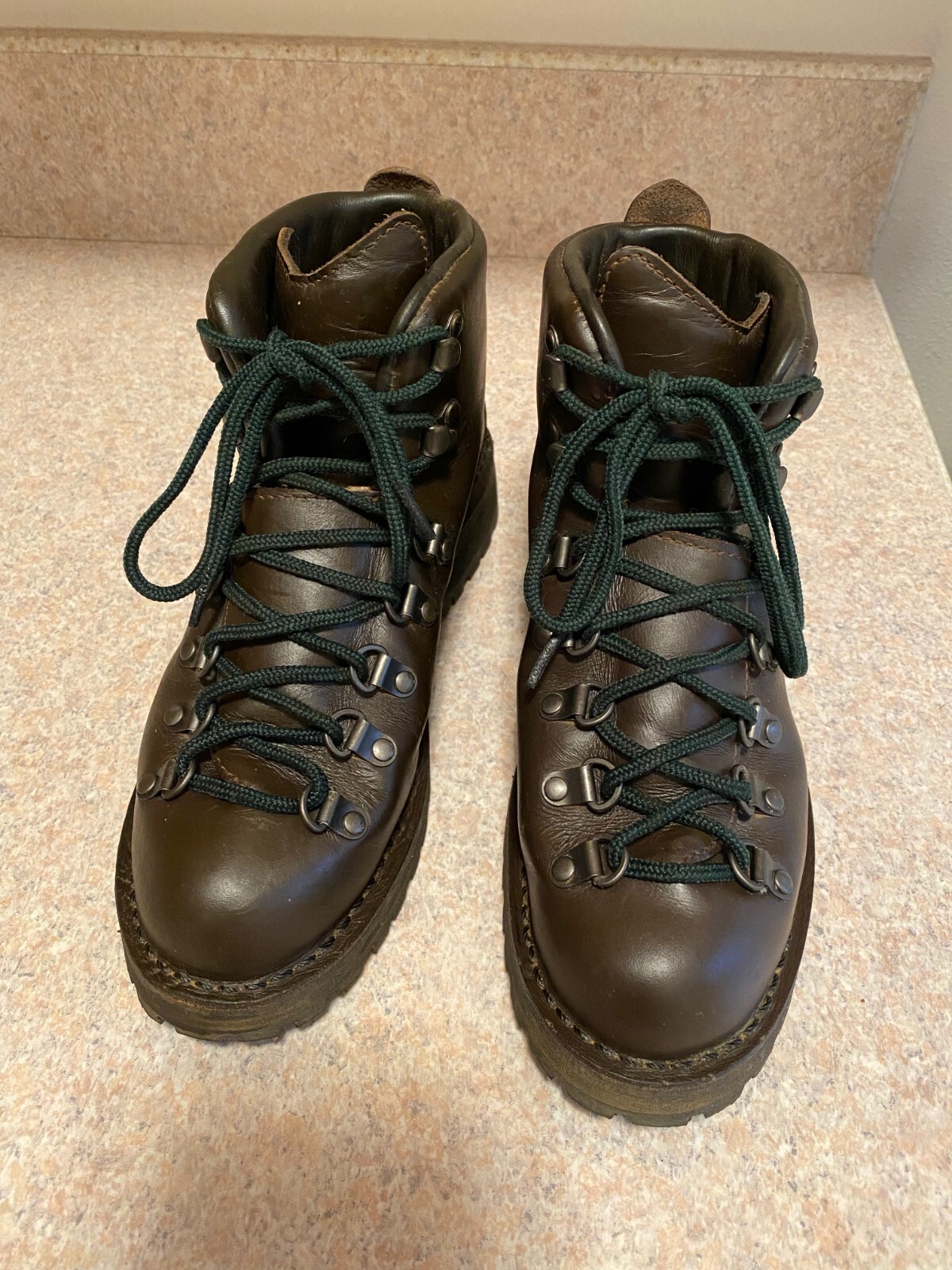 danner mountain light used