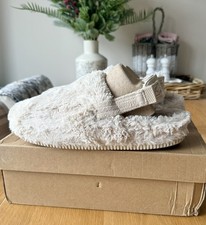 Nike Calm SE Women’s Cosy Fluffy Mules Slippers Slides Beige UK 6.5 Ex Condition