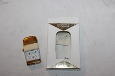 RARE NOS Goldenglo Scripto Vu-Lighter Gold and White
