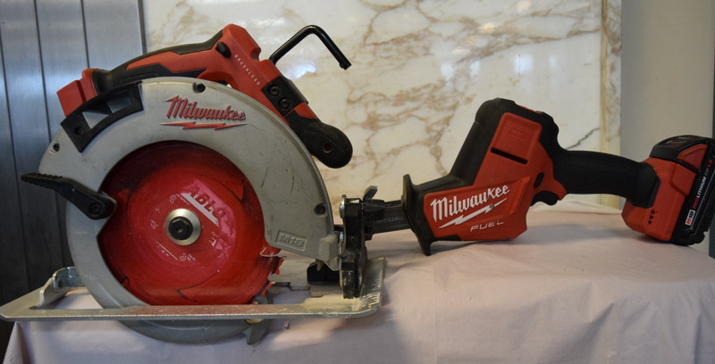 Milwaukee Hackzall 2719-20 & Circular Saw 2631-20 With 1 battery NO CHARGER