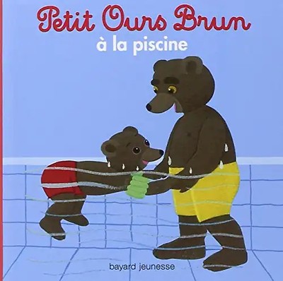 Petit Ours Brun à la piscine