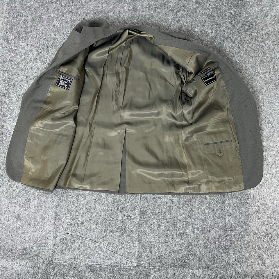 80s Vintage Burberry Navy Pinstripe Wool USA Union Made Suit Jacket Size 38R - Imagem 4 de 4