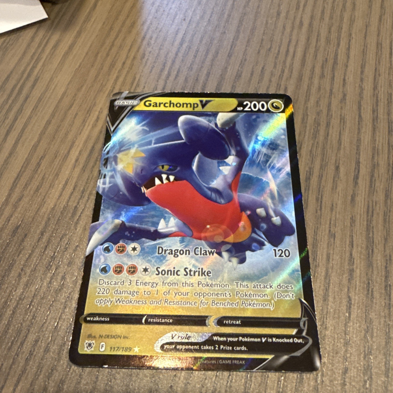 The Pokémon Company Garchomp V 117/189 Astral Radiance Holo UR EN 2022 200 HP