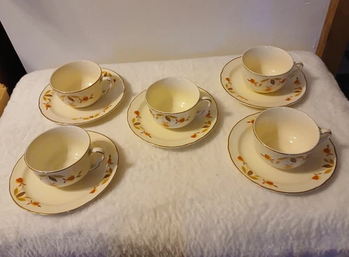5 cups & Saucers Hall Jewel Tea Autumn Leaf Mary Dunbar Good Condition Vintage