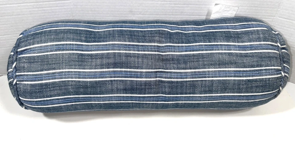 Almohada para cuello de madera con refuerzo a rayas cambray para el hogar Lauren Ralph Lauren Foto 2 de 4