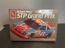 AMT 6728 43 RICHARD PETTY STP PONTIAC GRAND PRIX Sealed Model 1990 NOS