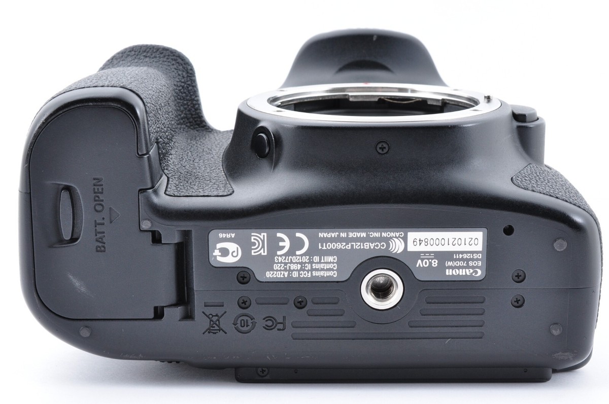 Canon EOS 70D 20.2MP Digital SLR Camera Body Near Mint F/S