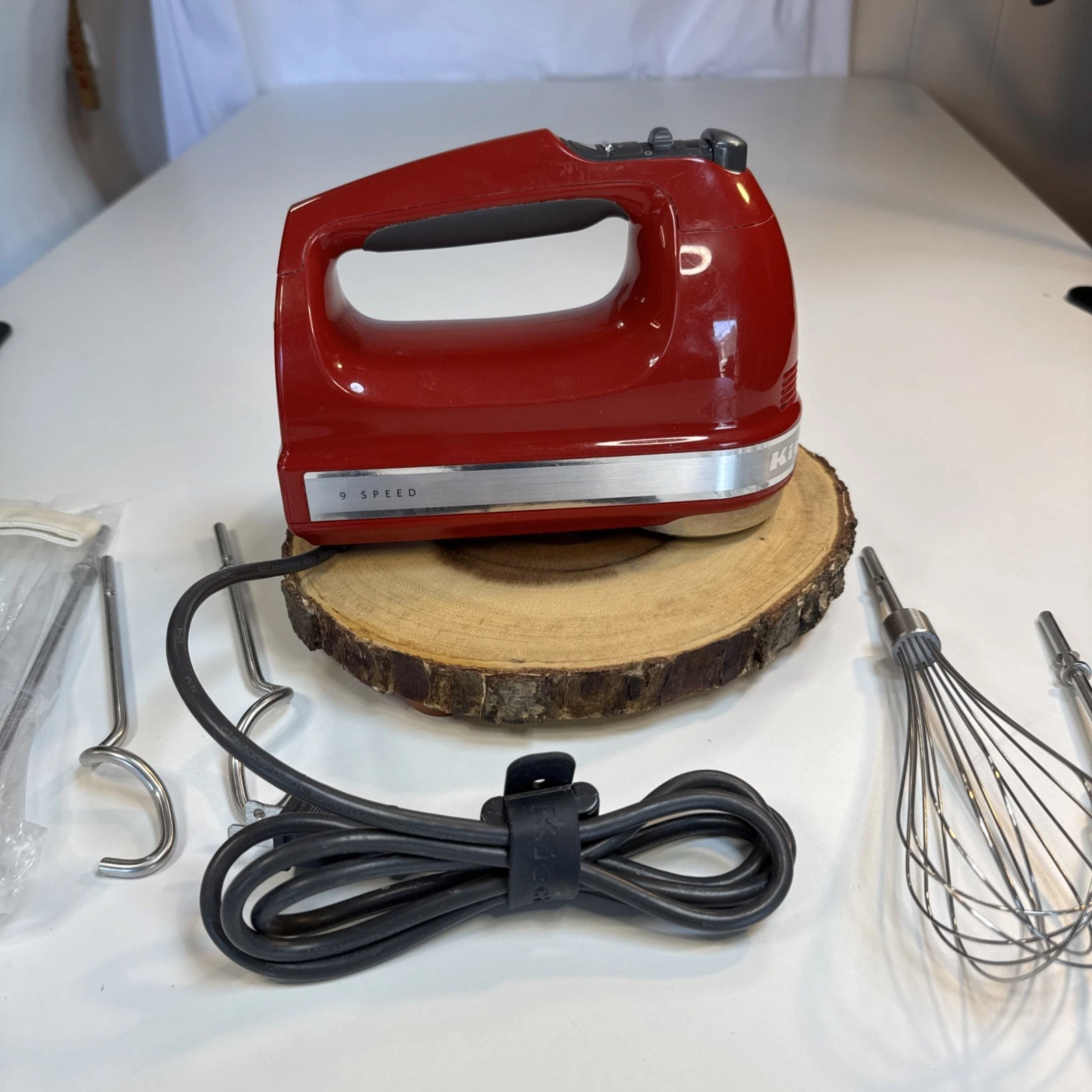 KitchenAid KHM926ER 9 Speed Hand Mixer Candy Apple Red With 6 Attachments Works
Opens in a new windo