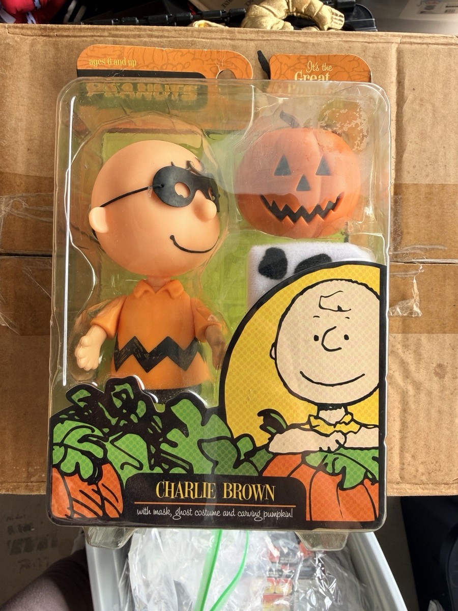 2008 Peanuts Great Pumpkin Charlie Brown Halloween Action Figure