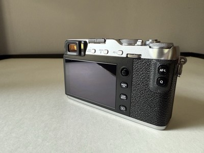 FUJI FILM X−E3 SILVER ボディ Amazon.com : Fujifilm X-E3 Mirrorless Digital Camera, Silver