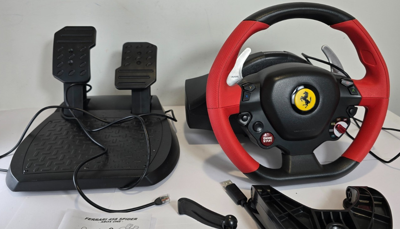 Thrustmaster Ferrari 458 Spider Racing Wheel & Pedals – Xbox  - UNTESTED