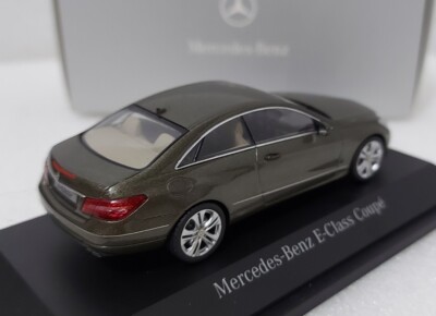 Mercedes-Benz E-Klasse Coupe A207 Tanite Gray 2010 1:43 Schuco