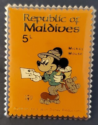 Disney Trading Pin Mail Carrier Mickey Mouse ''Republic of Maldives'' Stamp Pin