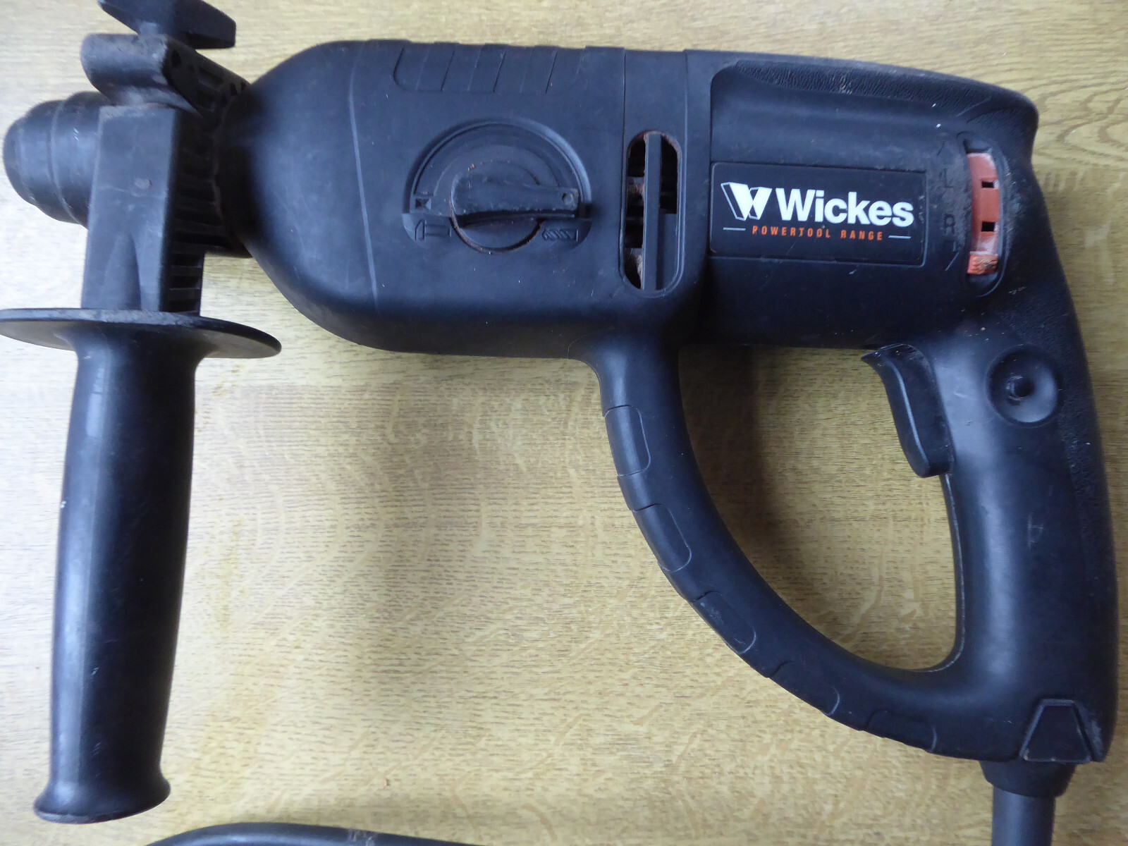 Wickes 550W SDS Pneumatic hammer drill, in plastic case. eBay