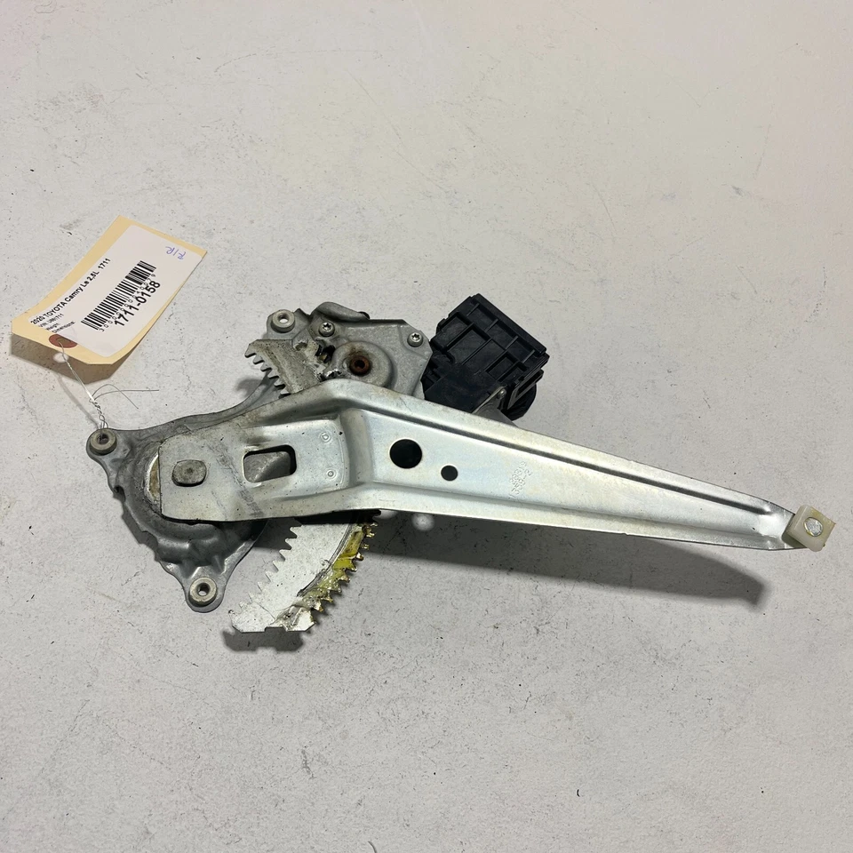 TOYOTA CAMRY 2018-2024 REAR PASSENGER SIDE DOOR WINDOW REGULATOR & MOTOR OEM - Image 2 of 4